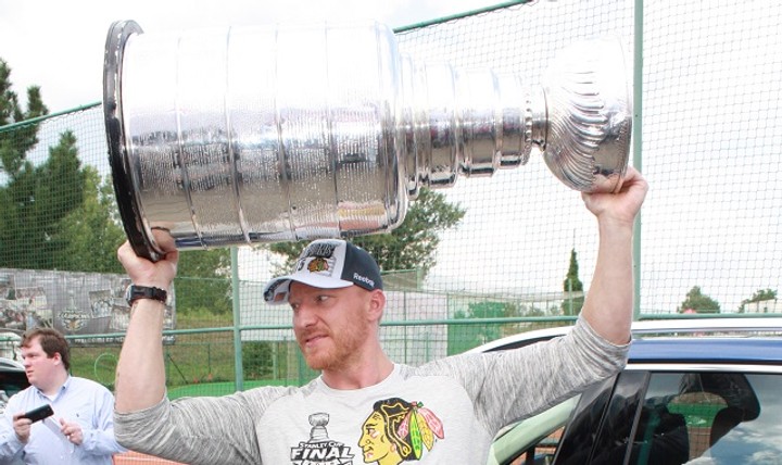 Stanley Cup opäť v Trenčíne, s verejnosťou bude Hossa oslavovať v piatok